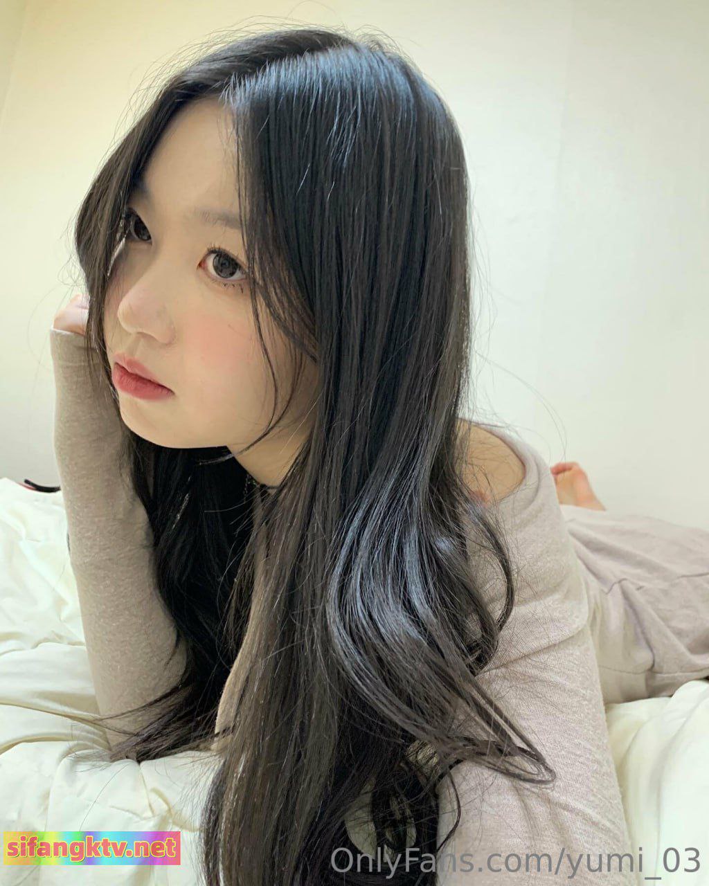 免费观看,主人在调教室性调教女仆游戏メイリン モデル...
